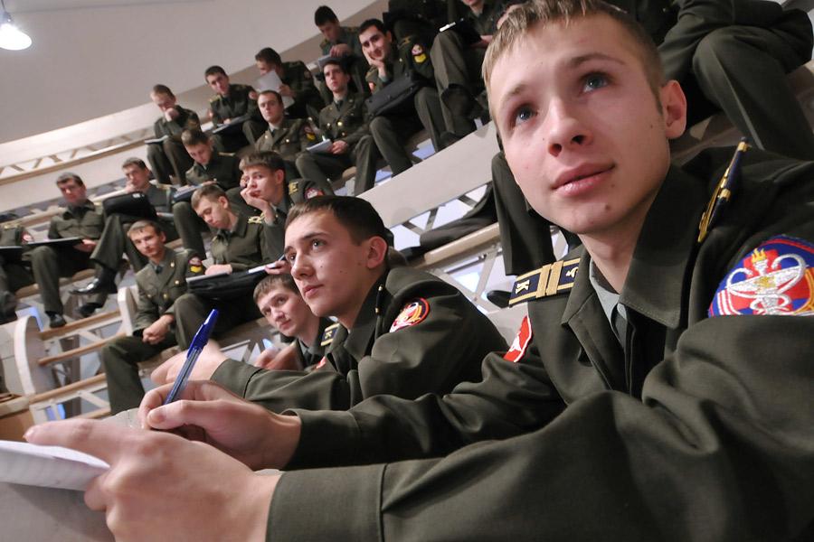 Льготы при поступлении и военное училище