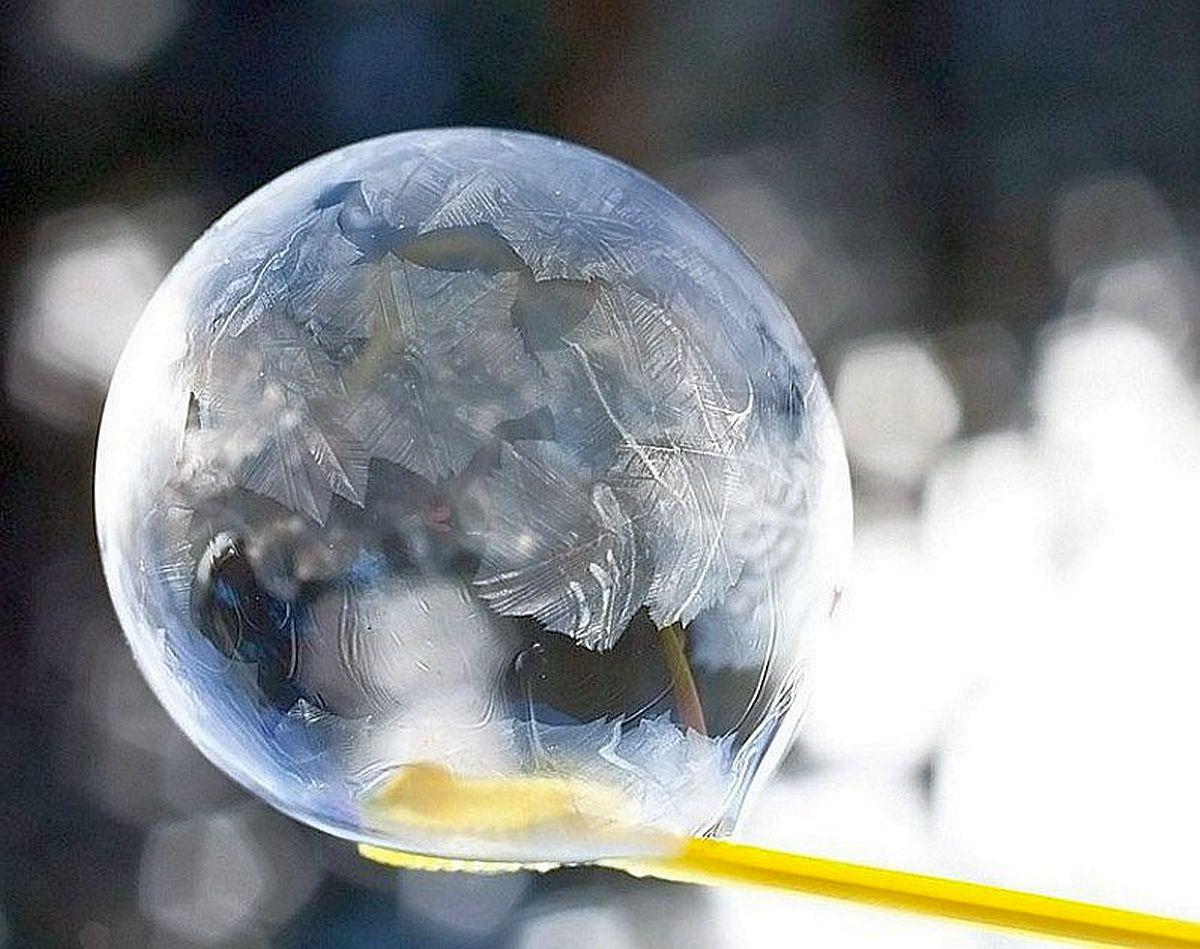 19 способов как сделать мыльные пузыри в домашних улсовиях и сделать шоу со светящимися пузырями