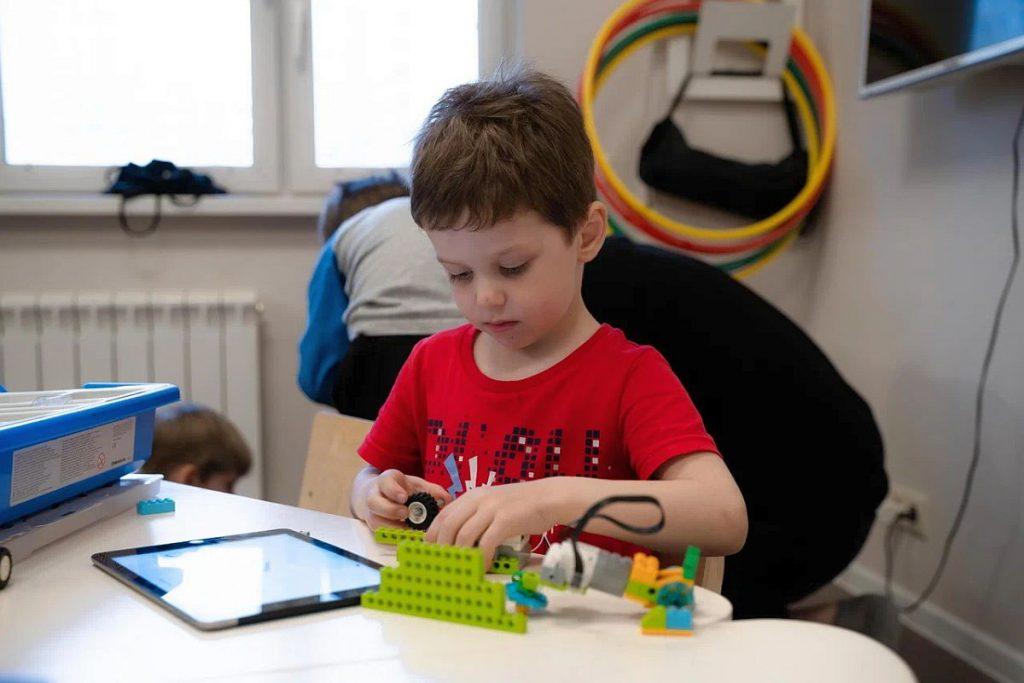 Лучшие школы робототехники для детей в Москве в 2023 году Робототехника Бамблби