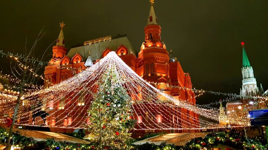 Новогодняя Москва 2024 (яркие фото украшенной столицы)